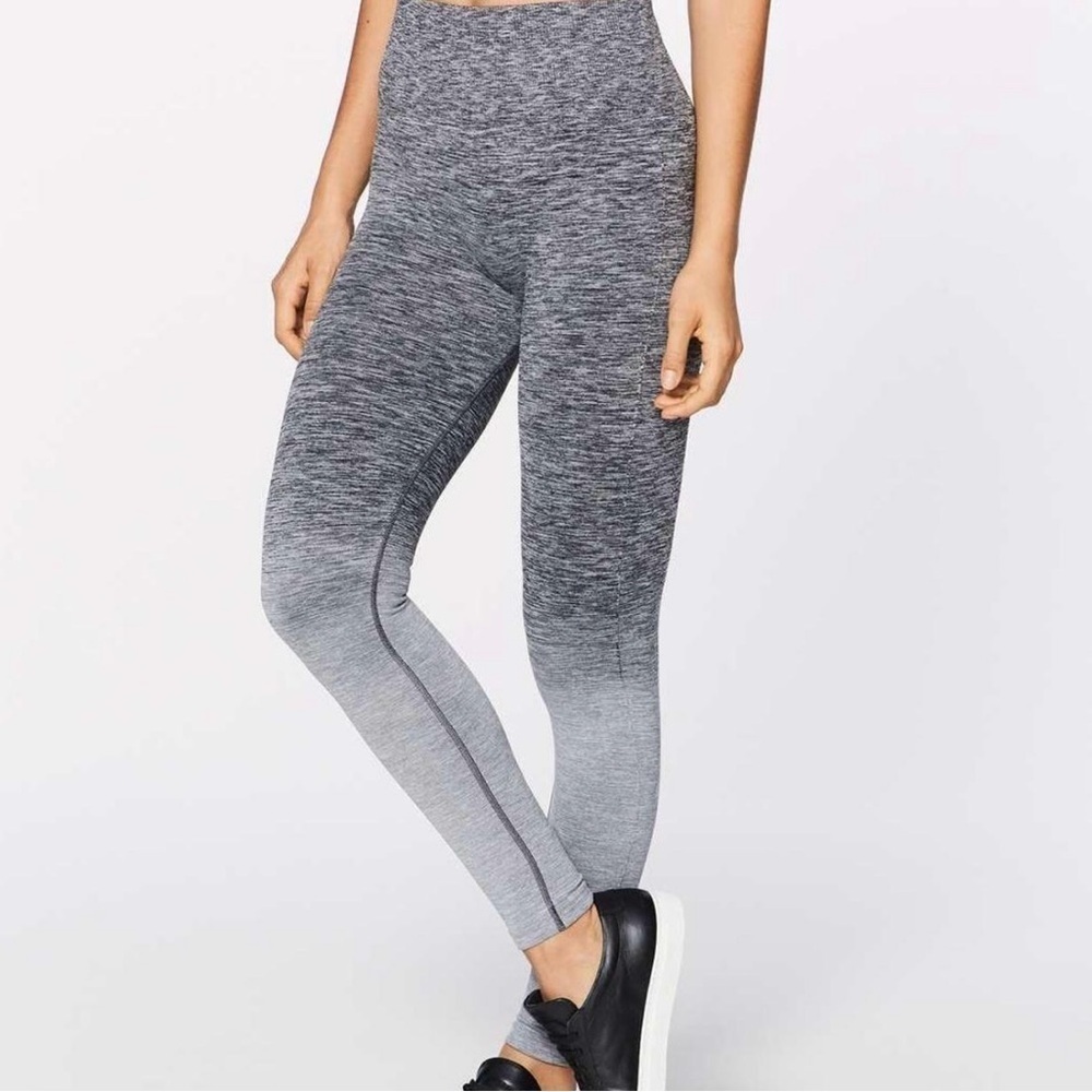 💖EUC Lululemon Balance & Resist Tight Ombre Leggings Black White Light Cast